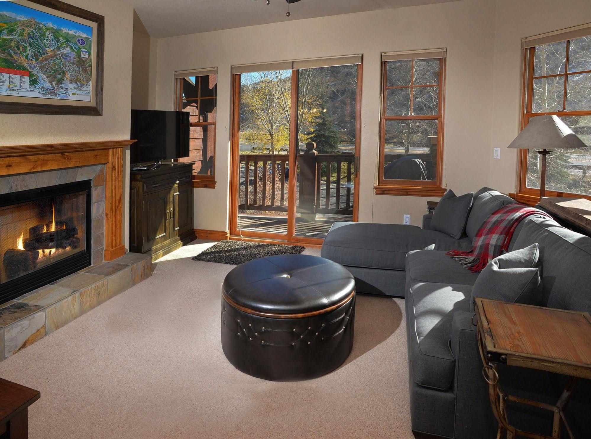 Lodge At Brookside Avon Village Esterno foto