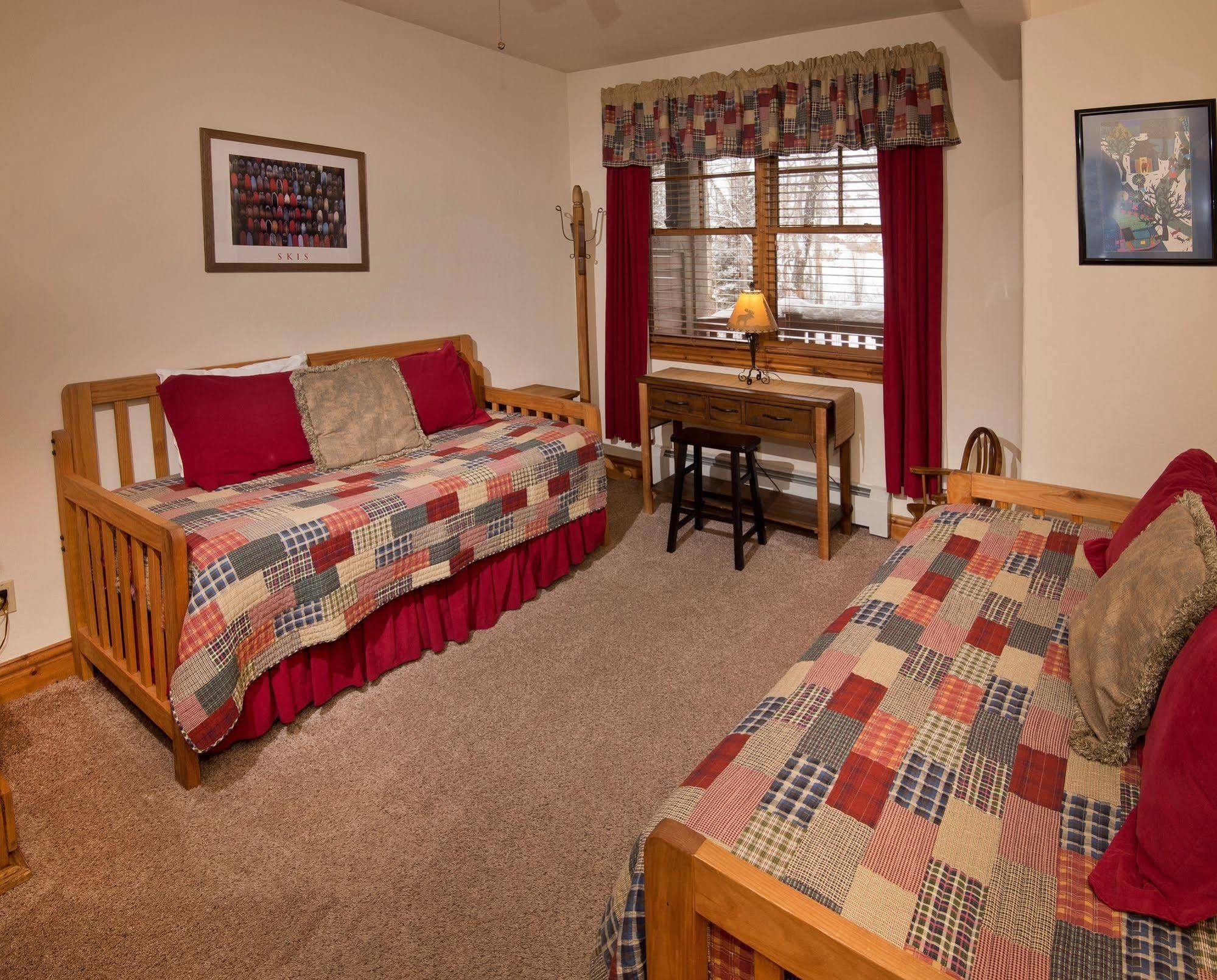 Lodge At Brookside Avon Village Esterno foto